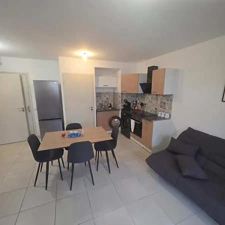 Neuf Et Confortable De 1 Chambres, Securisee, Centre Et شقة *