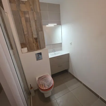 Neuf Et Confortable De 1 Chambres, Securisee, Centre Et شقة سيكس-فور-لو-بلاج
