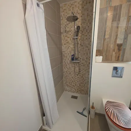 شقة Neuf Et Confortable De 1 Chambres, Securisee, Centre Et *